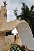 Inaugura Cardenal Tarcisio Bertone monumento a Juan Pablo II en Santa Clara